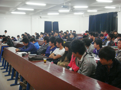 婁底職業(yè)技術(shù)學(xué)院-機(jī)電工程系舉辦學(xué)生干部培訓(xùn)講座 職業(yè)技能培訓(xùn)